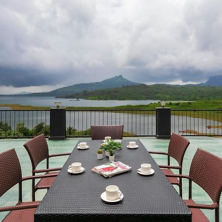 Sunset Boulevard By Stayvista - Lakeside Villa With Pet-Friendly Ambiance, Deck, Terrace, Plunge Pool & Modern Flair คาร์จัต ภายนอก รูปภาพ