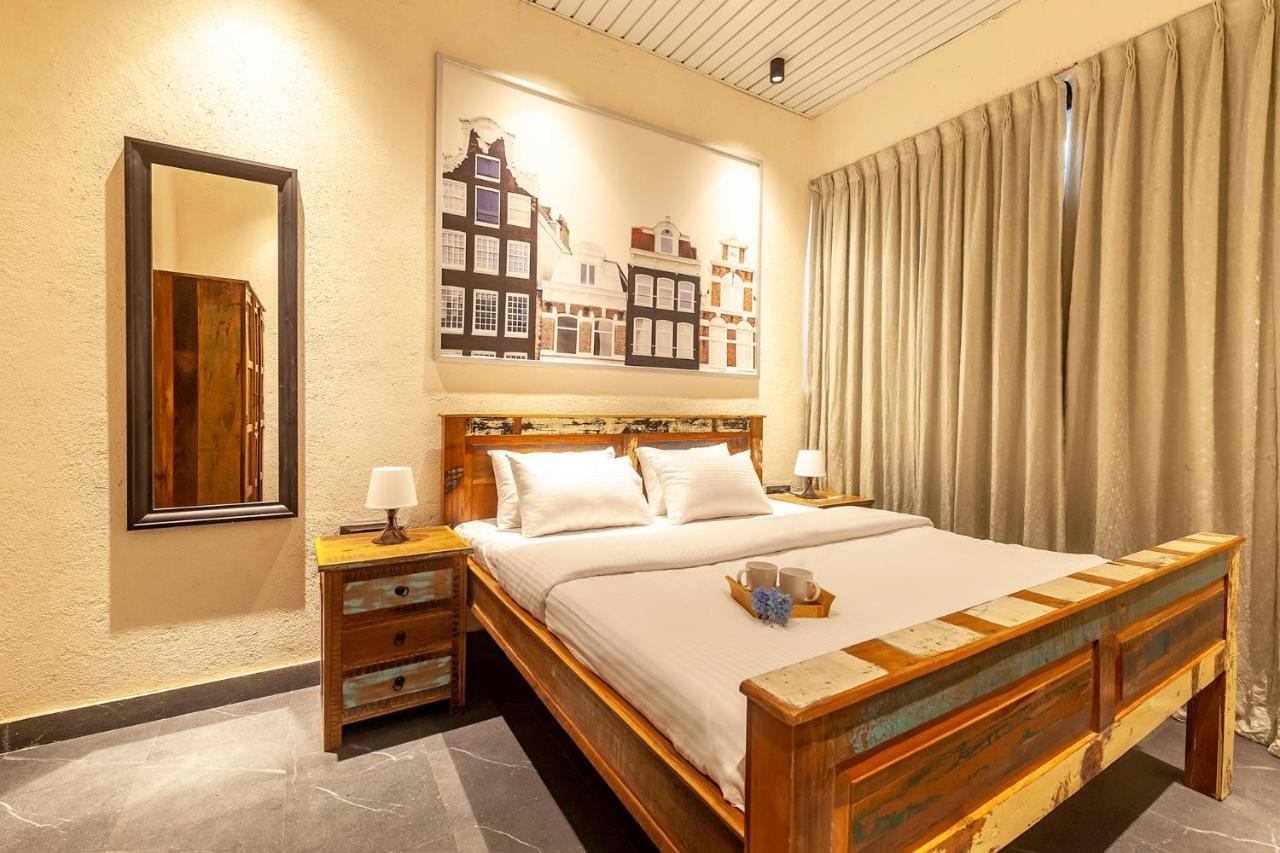 Sunset Boulevard By Stayvista - Lakeside Villa With Pet-Friendly Ambiance, Deck, Terrace, Plunge Pool & Modern Flair คาร์จัต ภายนอก รูปภาพ