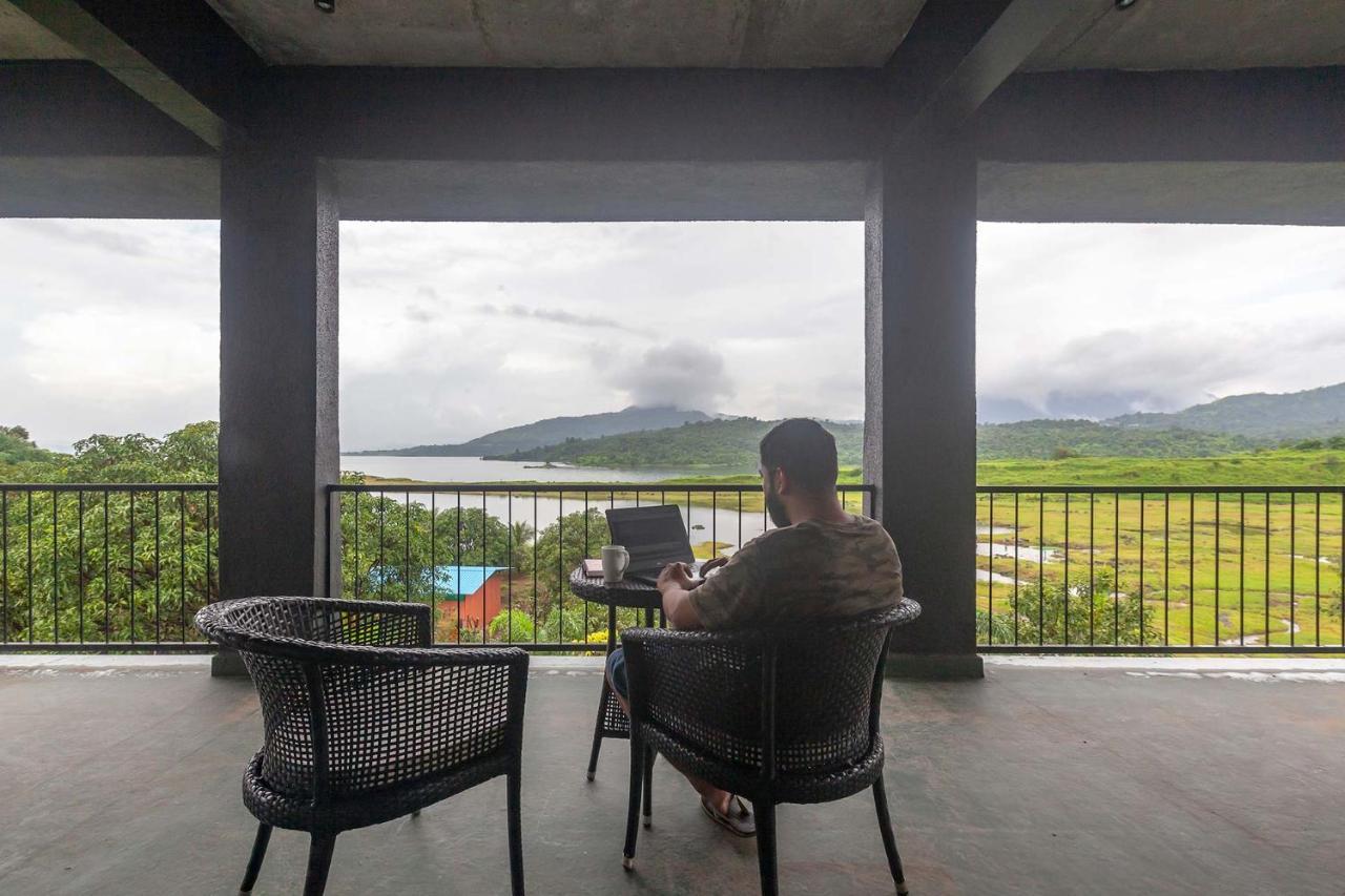 Sunset Boulevard By Stayvista - Lakeside Villa With Pet-Friendly Ambiance, Deck, Terrace, Plunge Pool & Modern Flair คาร์จัต ภายนอก รูปภาพ