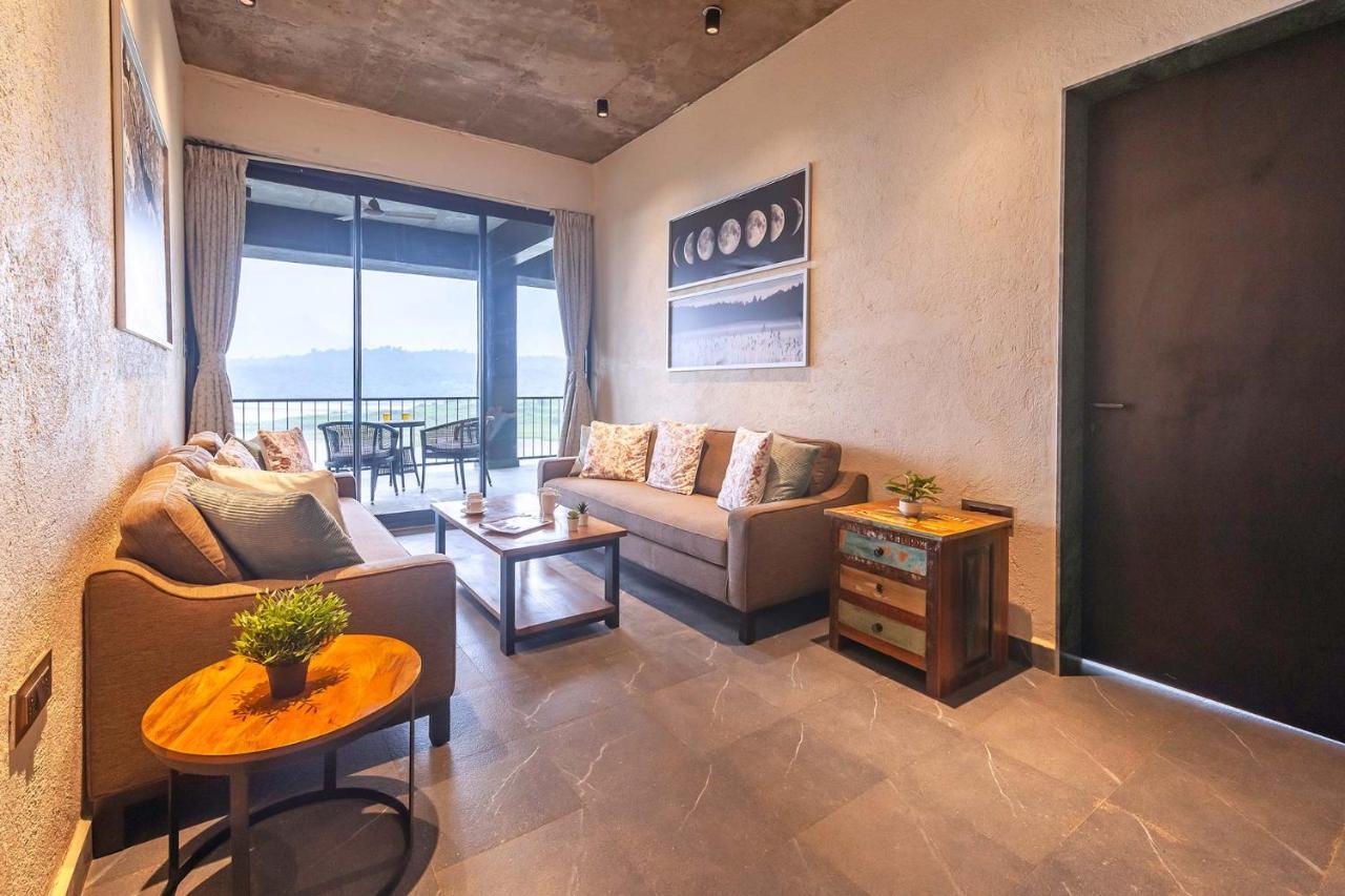 Sunset Boulevard By Stayvista - Lakeside Villa With Pet-Friendly Ambiance, Deck, Terrace, Plunge Pool & Modern Flair คาร์จัต ภายนอก รูปภาพ