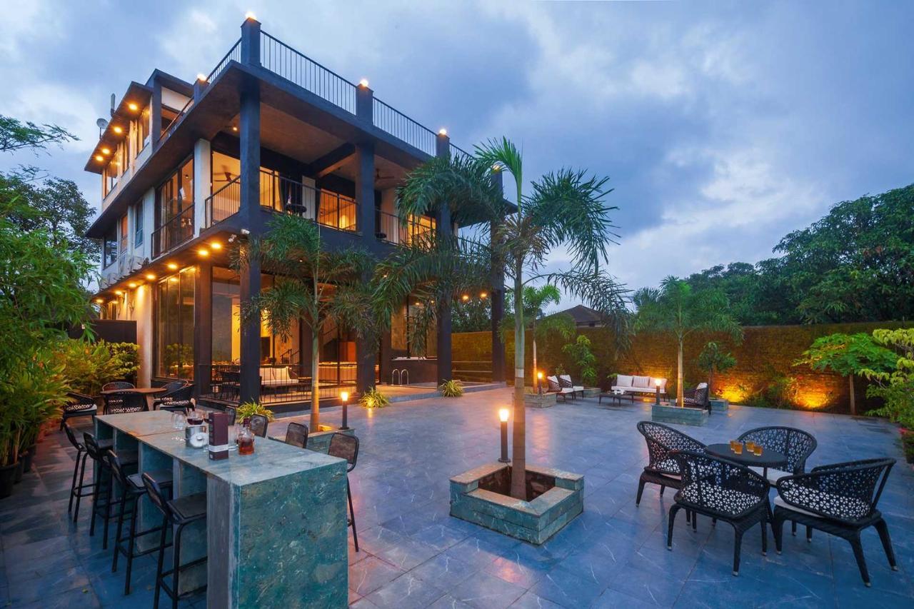 Sunset Boulevard By Stayvista - Lakeside Villa With Pet-Friendly Ambiance, Deck, Terrace, Plunge Pool & Modern Flair คาร์จัต ภายนอก รูปภาพ