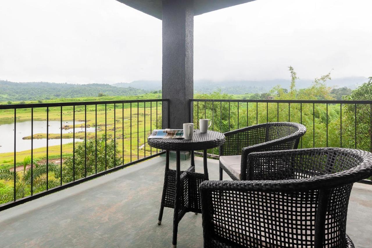 Sunset Boulevard By Stayvista - Lakeside Villa With Pet-Friendly Ambiance, Deck, Terrace, Plunge Pool & Modern Flair คาร์จัต ภายนอก รูปภาพ