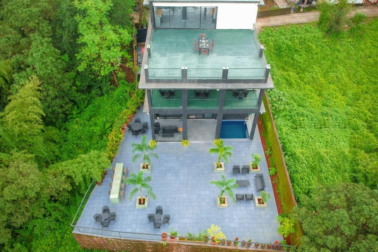 Sunset Boulevard By Stayvista - Lakeside Villa With Pet-Friendly Ambiance, Deck, Terrace, Plunge Pool & Modern Flair คาร์จัต ภายนอก รูปภาพ